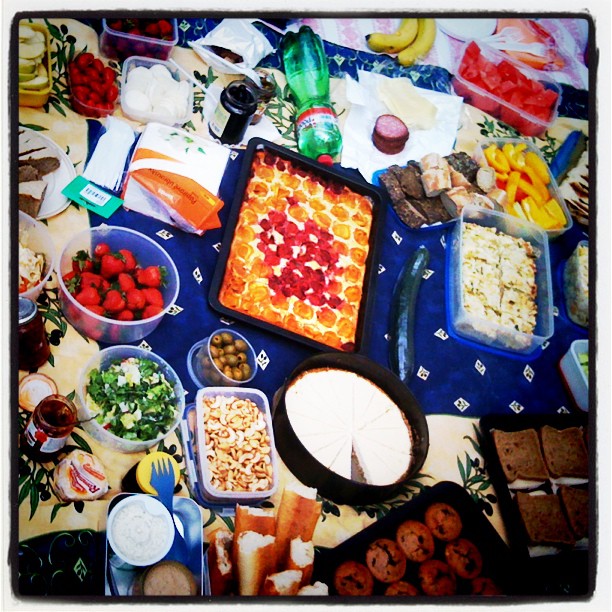 Toastmasters Picnic Fare. Yes, the mess-tins (front & centre) were mine.