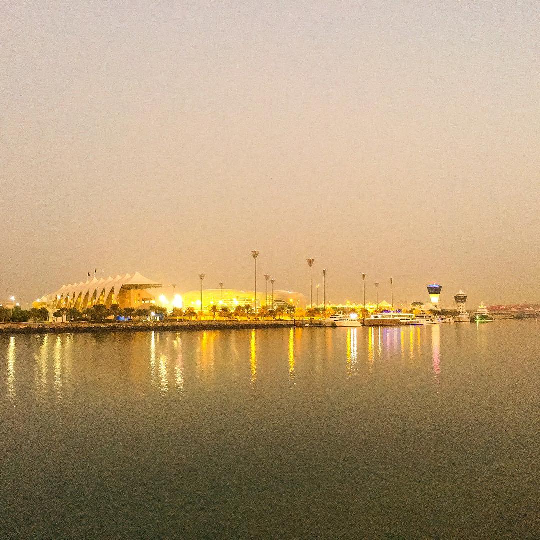 Guest berthing at #yasmarina looking pretty full as the sun rose this morning. #inabudhabi #abudhabigp