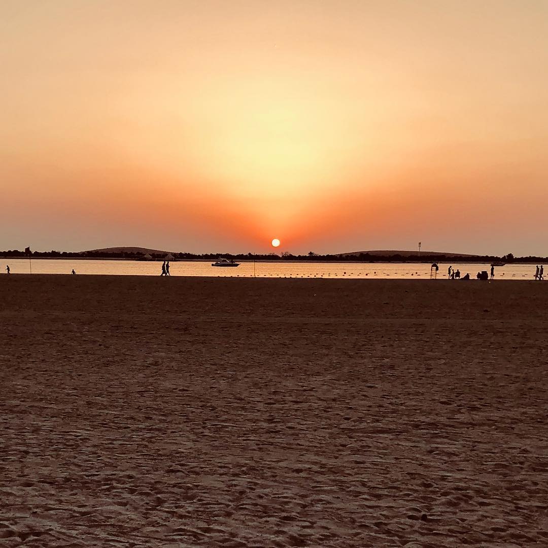 Sunset on the Abu Dhabi corniche. #inabudhabi